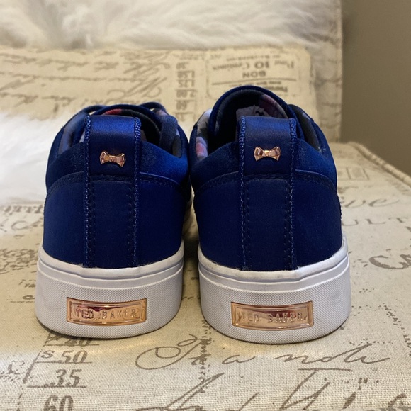 Ted Baker velvet sneakers. Navy Blue. Size 5. With signature gold bows. - Picture 5 of 8